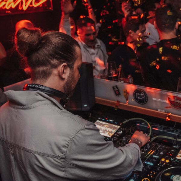 Chinaski Club Frankfurt am Main Wild at Heart Nachtclub Disco Alte Oper Skyline Banker Bar DJ Interior Location Party Inneneinrichtung House Music People Drinks Chinaski Club Frankfurt am Main Wild at Heart Nachtclub Disco Alte Oper Skyline Banker Bar DJ Interior Location Party Inneneinrichtung House Music People Drinks